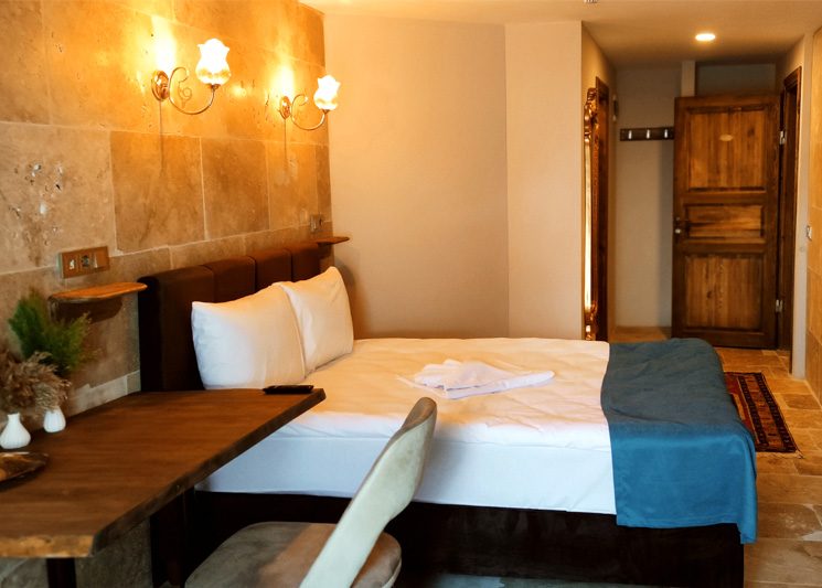 Otel